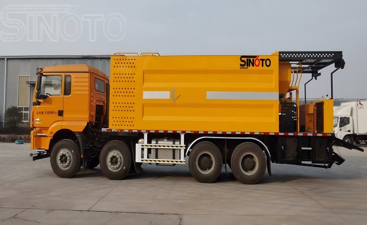 SINOTO slurry sealing paver truck